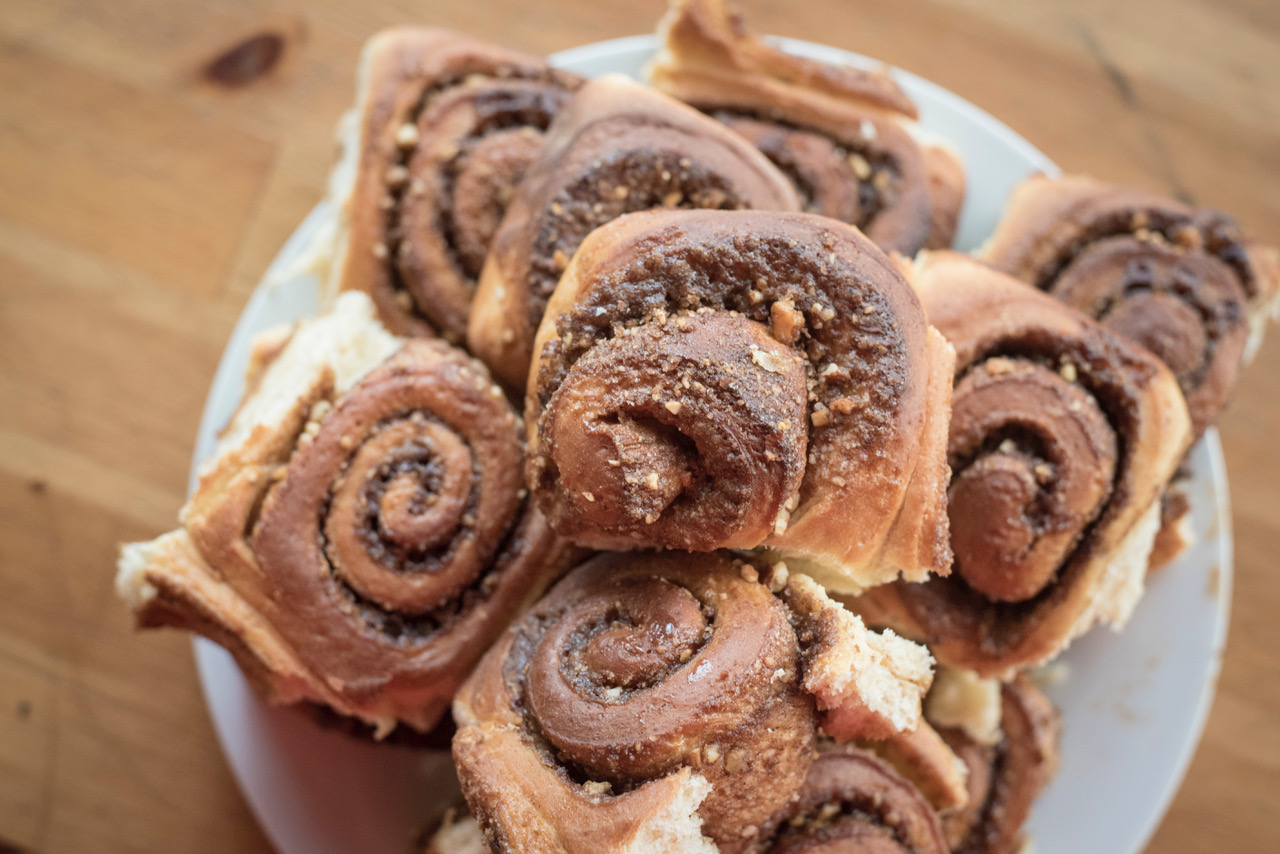 cinnamon-scrolls-3-ample-foodstore